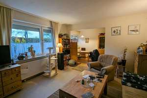 Große Dachterrasse auf der Garage, Garten + Gartenhäuschen + gemütliches Einfamilienhaus