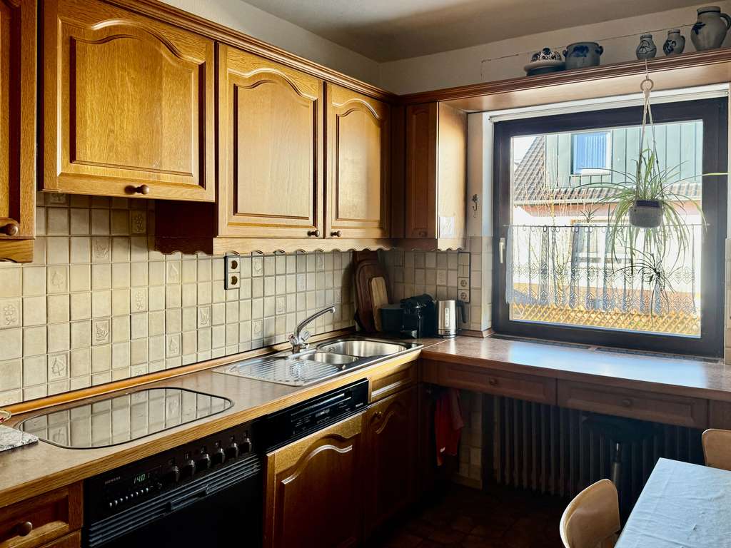 Immobilie in Ronneburg - Freistehende Immobilie mit großem Herzen, viel Platz und seltenem Grundstücksparadies - Bild 3