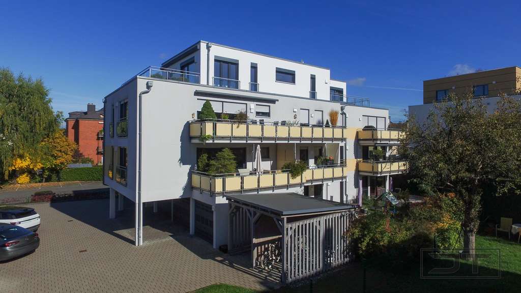 2015er Neubau-EG-Wohnung mit Terrasse und großem Garten im Zentrum der Stadt!