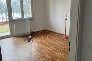 Hochwertig renovierte 2-Zimmer-Wohnung mit Blick auf den Költzepark – Kirchhofstr. 5b, 13585 Spandau (Ortsteil), Berlin – Vorschaubild 3