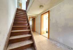 Großes Einfamilienhaus mit Gar