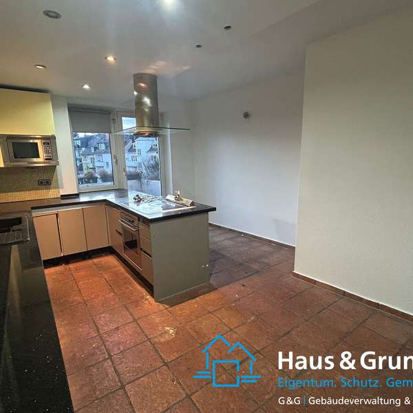 *** charmante 2-Zimmer-Wohnung im Herzen von Aachen ***