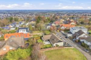 Freistehendes Einfamilienhaus mit großem Garten, Fußbodenheizung, Kamin und Doppelgarage in Waldorf – Die vollständige Adresse der Immobilie erhältst du vom Anbieter., 53332 Bornheim – Vorschaubild 12