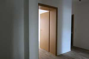 Schicke kleine Wohnung im 1. OG - mit Einbauküche und Balkon! – Bernhardstraße 39, 9126 Chemnitz – Vorschaubild 5