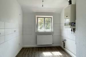 Renovierte 2,5-Raum-Wohnung mit guter Infrastruktur! – Clara-Zetkin-Str. 79, 99099 Daberstedt, Erfurt – Vorschaubild 7