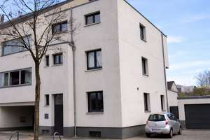 Großzügiges, hochwertig modernisiertes Einfamilienhaus mit Garten, Kamin, Photovoltaik in Bonn-Beuel