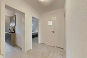 Charmante Dachgeschosswohnung mit Garage – ideal für Singles oder Kapitalanleger – Die vollständige Adresse der Immobilie erhältst du vom Anbieter., 47139 Beeck, Duisburg – Vorschaubild 2