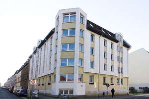 Ruhige 2-Raum-Wohnung mit Tageslichtbad und Wohnküche