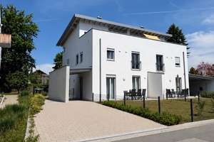 Moderne Doppelhaushälfte mit Photovoltaik, Garten und Dachterrasse zu vermieten – Die vollständige Adresse der Immobilie erhältst du vom Anbieter., 84453 Mühldorf am Inn – Vorschaubild 1