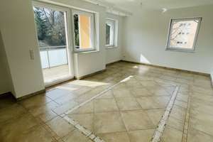 Schöne 4-Zimmerwohnung im Dachgeschoss ohne Dachschräge mit Blick ins Grüne! Sofort verfügbar! – Die vollständige Adresse der Immobilie erhältst du vom Anbieter., 84048 Mainburg – Vorschaubild 8
