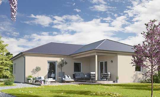 Charmantes Bungalow – Lichtdurchflutetes Wohnen mit großzügigen Garten!