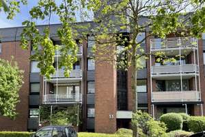 Frisch renovierte 2-Zimmer-Wohnung mit Balkon und modernem Bad in ruhiger Lage in Düsseldorf-Benrath