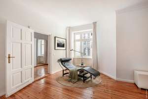 Charmante Altbauwohnung in begehrter Mitte-Lage – Die vollständige Adresse der Immobilie erhältst du vom Anbieter., 10115 Mitte (Ortsteil), Berlin – Vorschaubild 1
