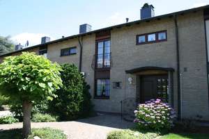PROVISIONSFREI! Außergewöhnlich gepflegtes Reihenhaus,schöne Sonnenterrasse,Garten,Garage