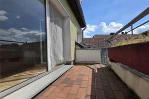 Helles Wohnerlebnis auf zwei Ebenen: Exklusive 90 m² Maisonette mit Balkon – Gutenbergstr. 68, 45146 Südviertel, Essen – Vorschaubild 3