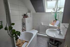 Vollvermietetes und in Teilen saniertes 3-Parteienhaus mit Garten in Wald! – Die vollständige Adresse der Immobilie erhältst du vom Anbieter., 42719 Wald, Solingen – Vorschaubild 3