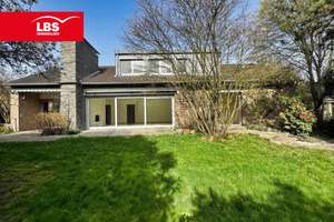 Freistehendes Einfamilienhaus mit Keller & Garage I Südgarten