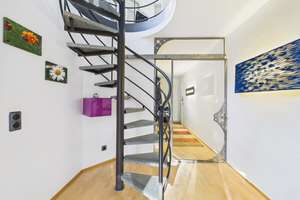 Schöne Maisonette-Dachgeschosswohnung in einem kleinen Mehrfamilienhaus mit nur 6 Einheiten in Solln – Die vollständige Adresse der Immobilie erhältst du vom Anbieter., 81479 Solln, München – Vorschaubild 15