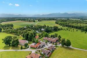Wohnen mit Seele: Saniertes Bauernhaus mit Alpenblick in idyllischer Alleinlage – Die vollständige Adresse der Immobilie erhältst du vom Anbieter., 83104 Tuntenhausen – Vorschaubild 4