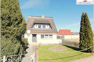Lieblingshaus unter Reet, 300m zum Strand, großzügig gestaltet, mit Einliegerwhg., 3 KFZ-Stellplätze – Die vollständige Adresse der Immobilie erhältst du vom Anbieter., 18374 Zingst – Vorschaubild 2