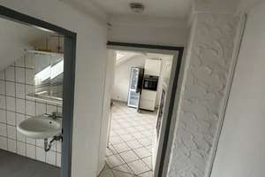 Schöne Altbau Dachgeschoss-Wohnung mit Küche und Keller im historischen Kesselstadt. – Alexanderstraße 7, 63454 Kesselstadt, Hanau – Vorschaubild 8