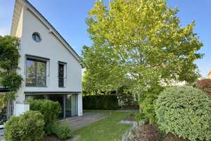 Modernes Niedrigenergie-EF-Architektenhaus als DHH  in bester Wohnlage – Die vollständige Adresse der Immobilie erhältst du vom Anbieter., 66123 Sankt Johann, Saarbrücken – Vorschaubild 4