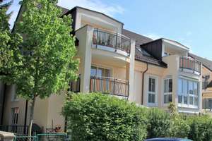 Attraktive Obergeschoß Wohnung mit durchdachtem Grundriss, 2 Bädern, Süd-West Balkon