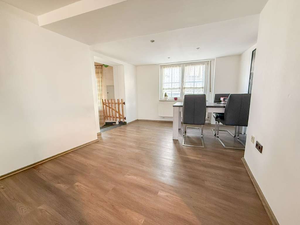 Immobilie in Andernach - Liebevoll Saniertes Einfamilienhaus mit großzügigem Wohnbereich in Andernach-Miesenheim - Bild 3