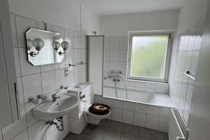 Helle 2-Zimmerwohnung mit großem Balkon – Krefeld – Vorschaubild 4