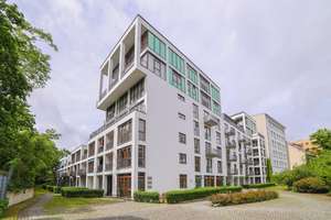 Zentral wohnen, Ruhe genießen – freie 3 Zimmer-Wohnung mit Tiefgarage im besten Berlin Mitte