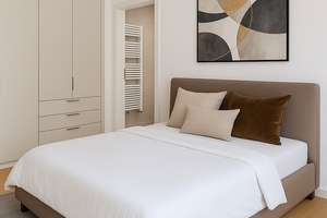 KuDamm-Nähe: Helle 2-Zimmer-Wohnung in Citylage mit Süd-Loggia, Aufzug & hochwertiger Sanierung