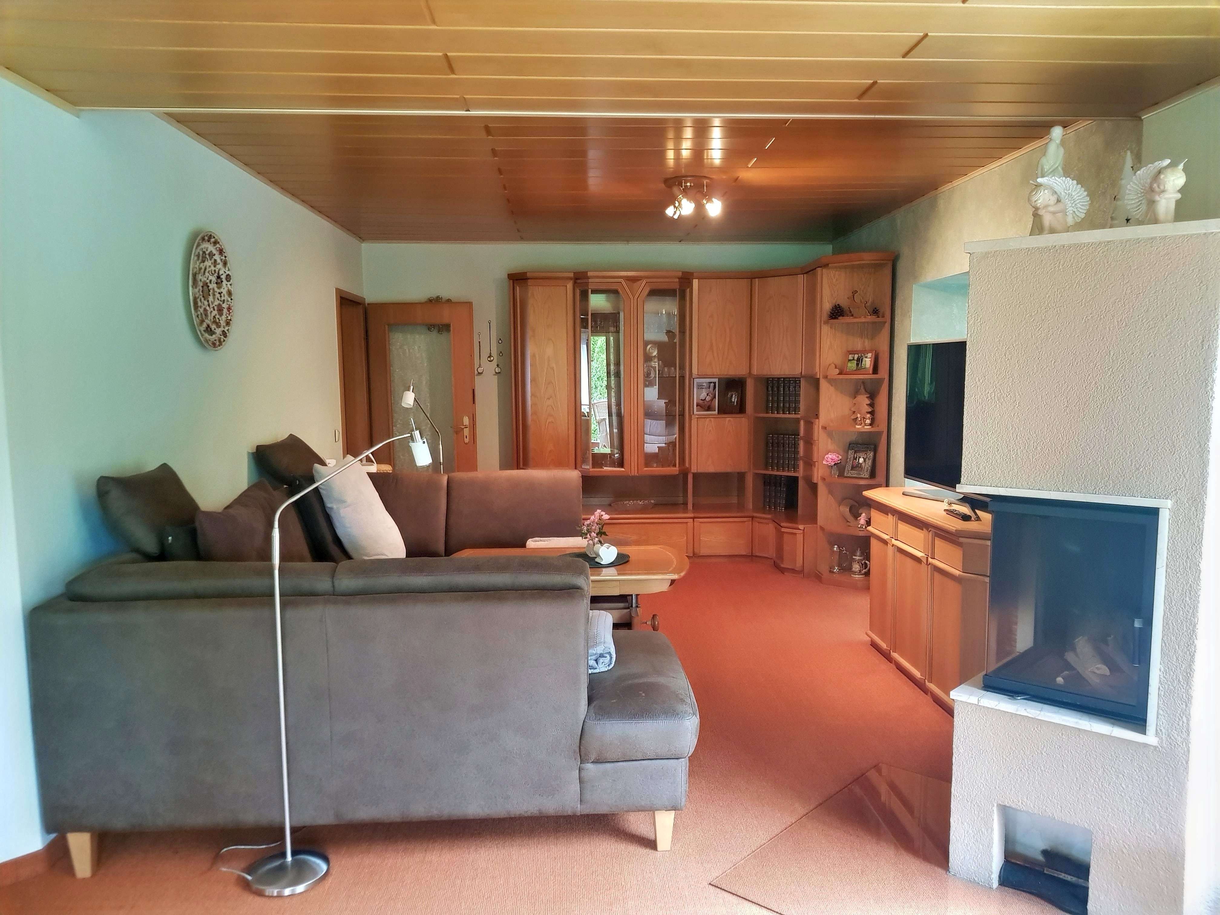 Immobilie in Bad Gottleuba-Berggießhübel - Hier beginnt Ihr Familienglück – mit Sauna und Kamin, einfach zum Wohlfühlen! - Bild 2