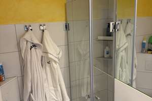 + Traumhafte 3-Zimmer-Eigentumswohnung mit hochwertiger Ausstattung & Garage in Solingen-Gräfrath + – Schlagbaumer Straße 170, 42653 Gräfrath, Solingen – Vorschaubild 21