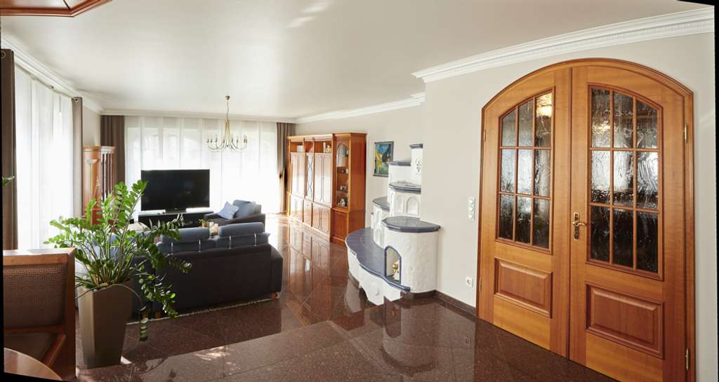 Immobilie in Seligenstadt - Großzügiges Zweifamilienhaus mit Garten, Terrasse & Balkon in begehrter Lage von Seligenstadt - Bild 1