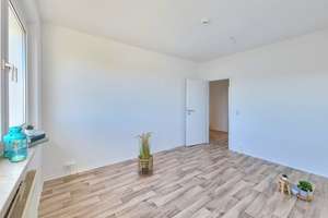 Kurze Wege zum Einkaufen und zur Straßenbahn – ideal für sportliche Mieter... – Johannes-Göderitz-Straße 71, 39130 Neu Olvenstedt, Magdeburg – Vorschaubild 6