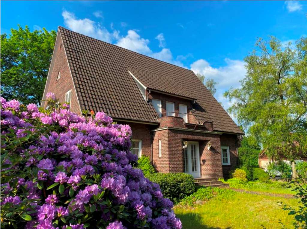 Repräsentative Stadtvilla nahe Zentrum Gütersloh, 8 Zimmer, Garage und Traumgarten!