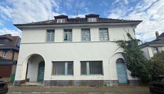Bild von Altbauvilla mit Einliegerwohnung, großem Grundstück & viel Gestaltungsspielraum