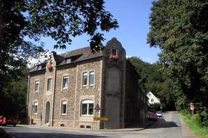 2,5-R.-Wohnung im Natursteinhaus in grüner Lage