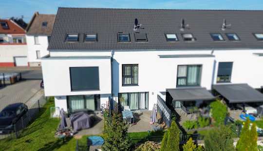Bild von -Provisionsfrei- Schönes 6-Zimmer-Reihenhaus in Hattersheim am Main mit 2 Stellplätzen