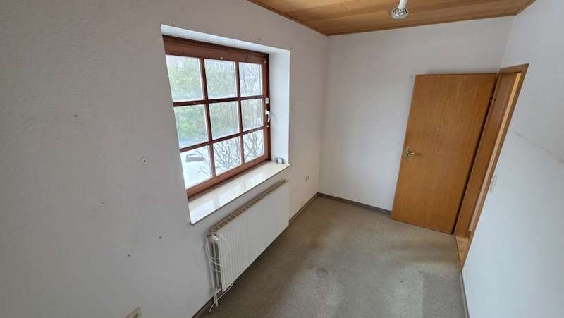 Immobilie in Tremsbüttel - Tremsbüttel: EFH (Bj. 83) +Garage/V´Keller, ca. 297m² Wohn-/Nutzfl., 6 Räume,  ca. 607m² Grundstück - Bild 17