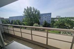 **KLEIN ABER MEIN**hübsche Singlewohnung // Balkon // 4.OG // Bad mit Wanne // ab Sofort – Ringstraße 211, 4209 Grünau-Mitte, Leipzig – Vorschaubild 2