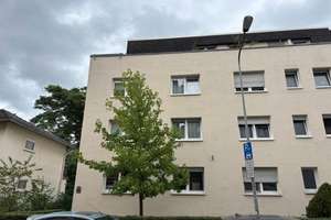 Vermietete 3-Zimmer-Eigentumswohnung mit Balkon und Garage in Frankfurt-Niederrad