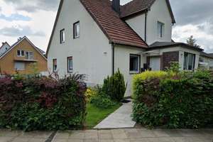 Freistehendes Zweifamilienhaus auf großem Grundstück (1.305 m²) in Bielefeld-Milse