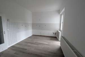 Kinderfreundliche 4-Zimmer-Wohnung mit Balkon in Krefeld – Weyerhofstraße 3, 47803 Inrath/Kliedbruch, Krefeld – Vorschaubild 5