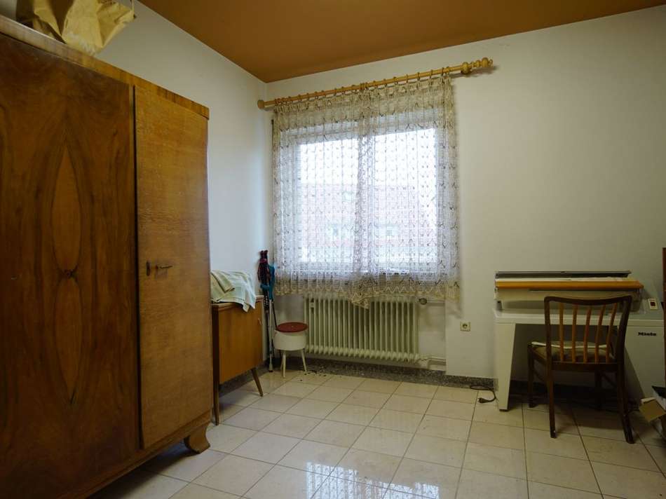 Zimmer im Untergeschoss