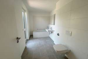Modernes Leben auf 118 m²: Stilvolle 3-Zimmer-Wohnung mit Highlight-Dachterrasse und Aufzug – Biklenstraße 10, 70327 Untertürkheim (Ortsteil), Stuttgart – Vorschaubild 9