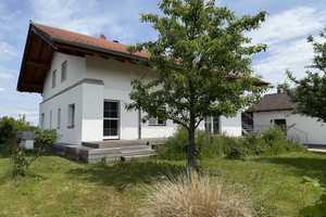 Traumhaftes, kernsaniertes Ein- bzw. Zweifamilienhaus in idyllischer Lage! – Traunstein (Kreis) – Vorschaubild 1