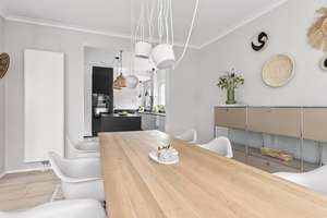 Elegante 10-Zi-Villa am Remberger See/Golfplatz! Indoor-Pool. Doppelgarage. Einlieger. – Die vollständige Adresse der Immobilie erhältst du vom Anbieter., 47259 Huckingen, Duisburg – Vorschaubild 7