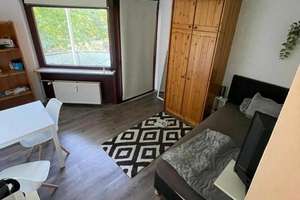 kleine 1 Zimmerwohnung mit Balkon und Küche – Landshuter Straße 105, 93053 Kasernenviertel, Regensburg – Vorschaubild 1