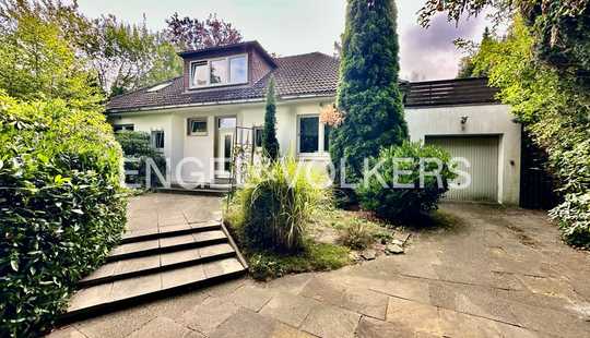 Bild von Solides Einfamilienhaus mit großem Grundstück